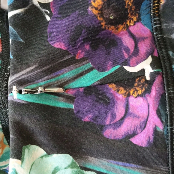 EUC Calia set Top M bottom S - Picture 7 of 8